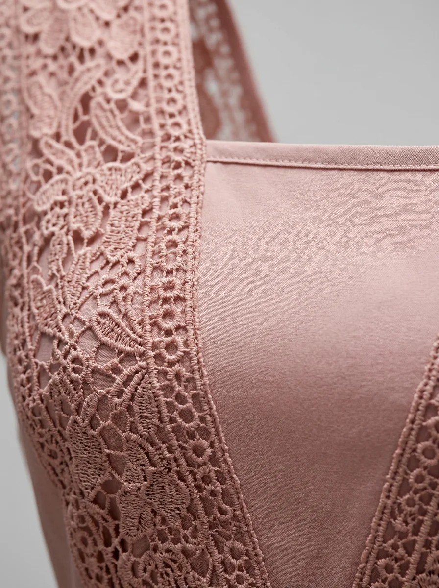Combinaison rose coton dentelle guipure poches obliques femme – Image 5