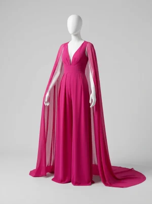 Combinaison rose mousseline avec cape mariage femme élégante